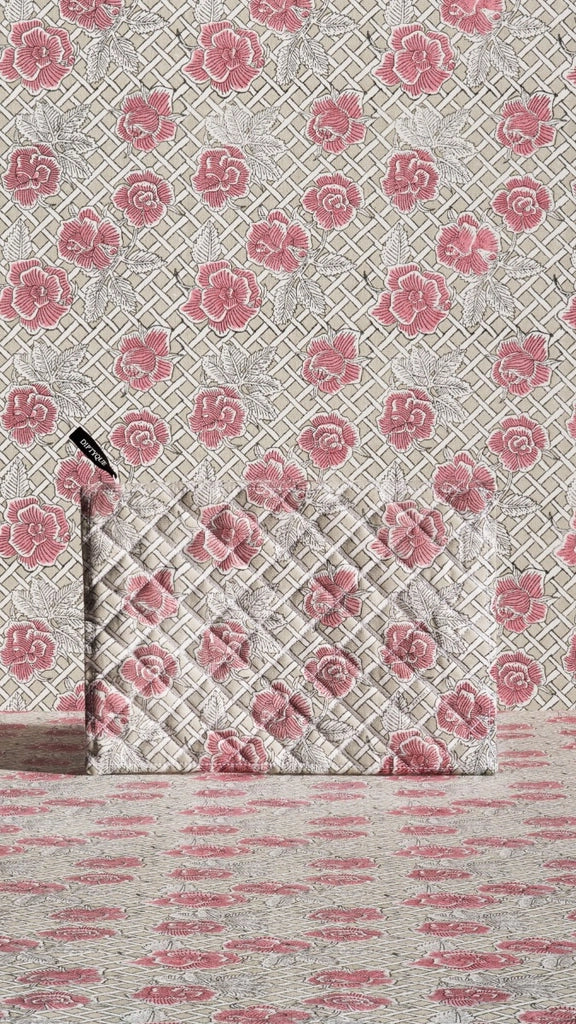 Eau Rose pouch - Small - Image 4
