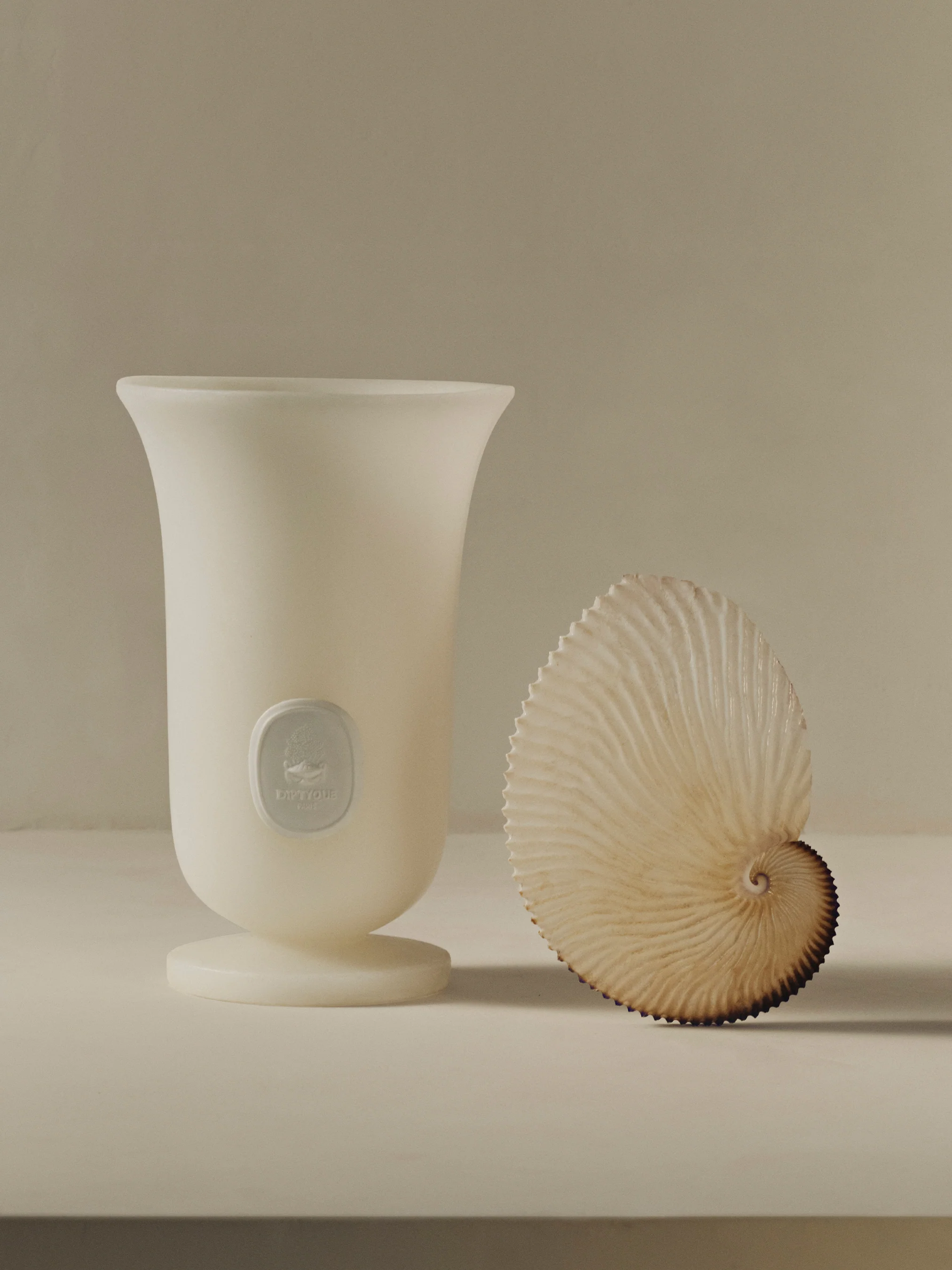 White Medicis vase - Large - Image 4